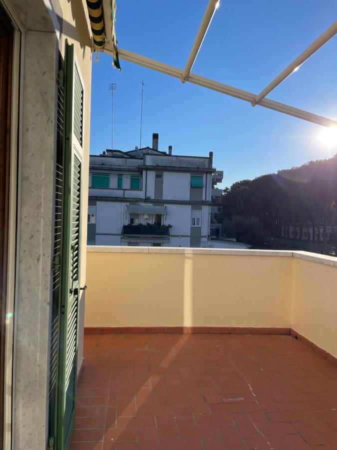 Accogliente Camera Singola Con Balcone A 500 Mt Dal Mare Marina Di Carrara Zewnętrze zdjęcie